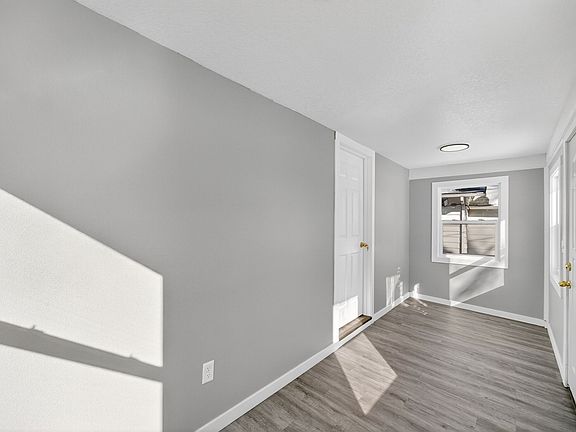 5th image of 2024 Capitol Ave