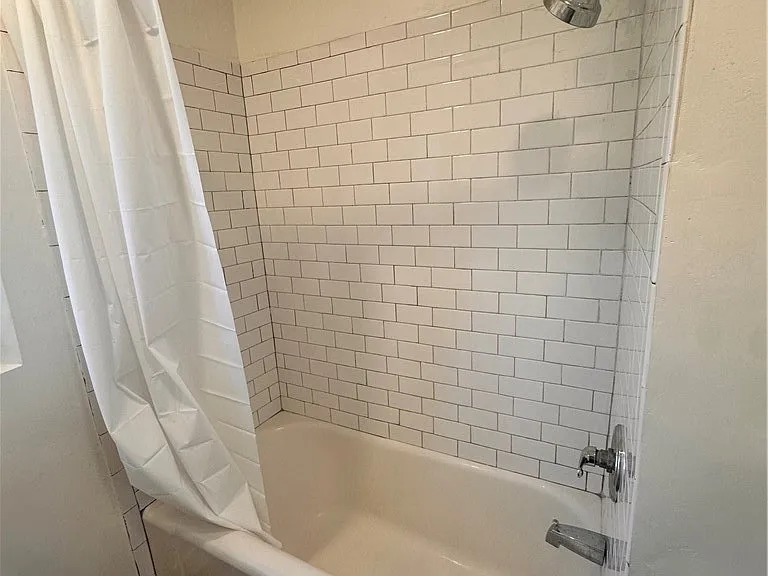 314 Wilshire Pl — Photo 10