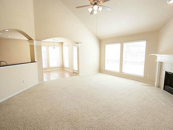 4th image of 2317 Megellan Point Ln