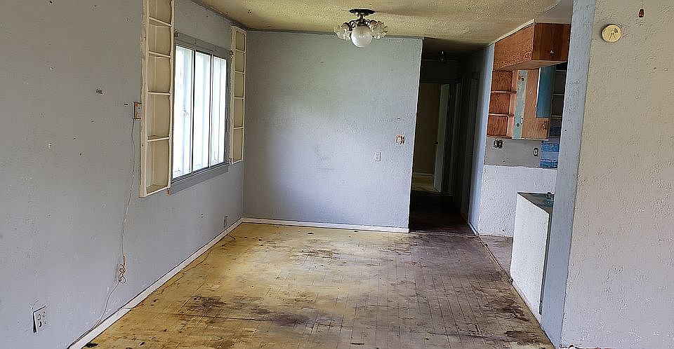 2nd image of 205 W 2nd St