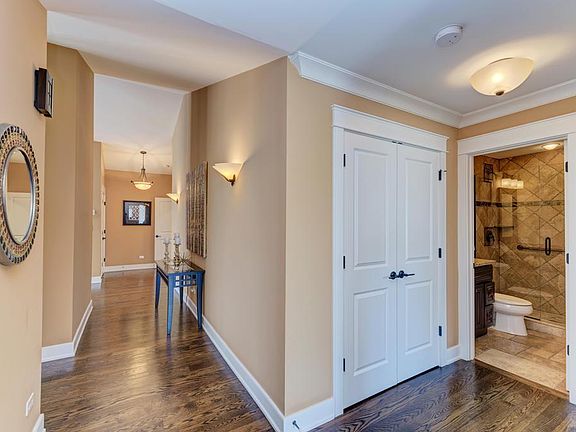 4th image of 42 Royal Ln