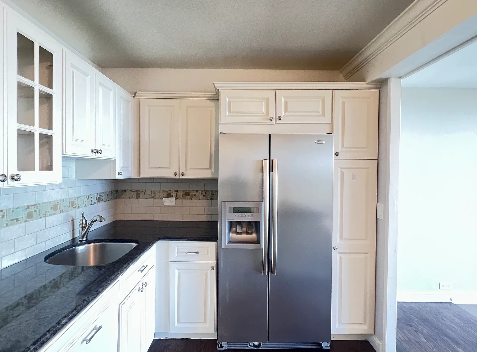 1 bed, 900 sqft, $3,000 — Photo 4