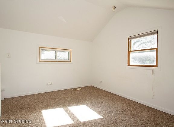 4th image of 703 Sheridan Dr
