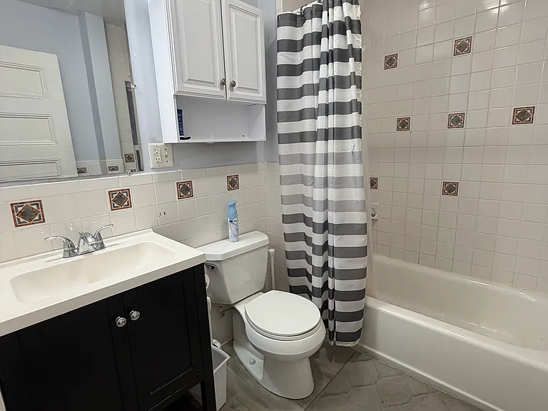 18 Dudley St #2 — Photo 8