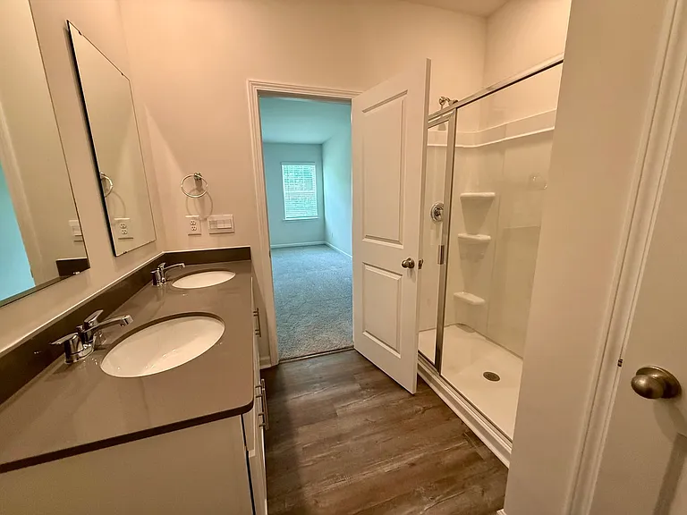 1608 Secrest Commons Dr — Photo 9