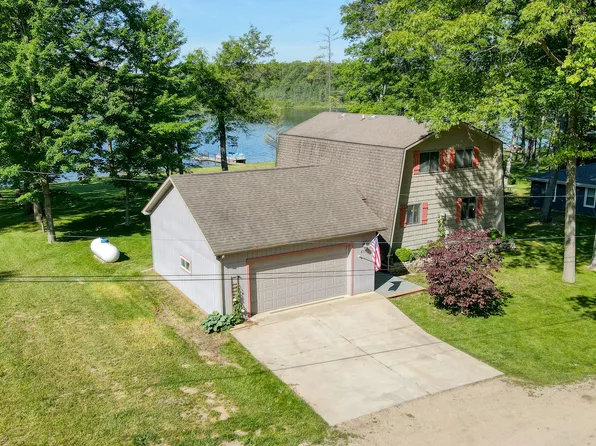 847 Bruce Dr, Middleville, MI 49333