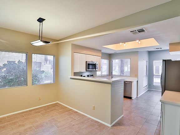 5th image of 101 N 7th St Unit 110