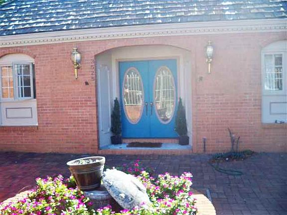 2nd image of 3525 Marlborough Way