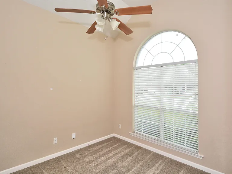 1009 Castlemaine Way — Photo 21