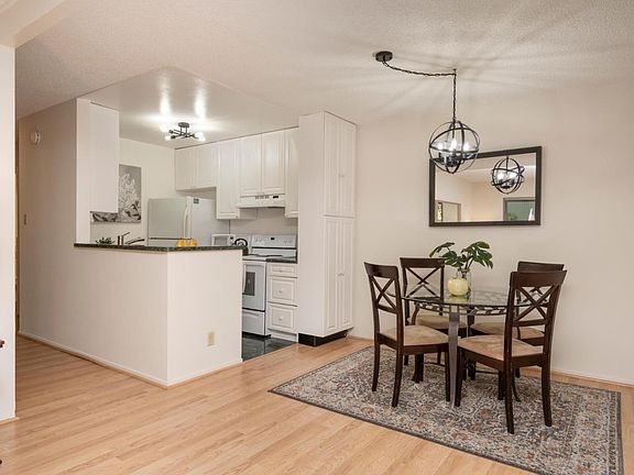 5th image of 125 Piccadilly Pl APT D