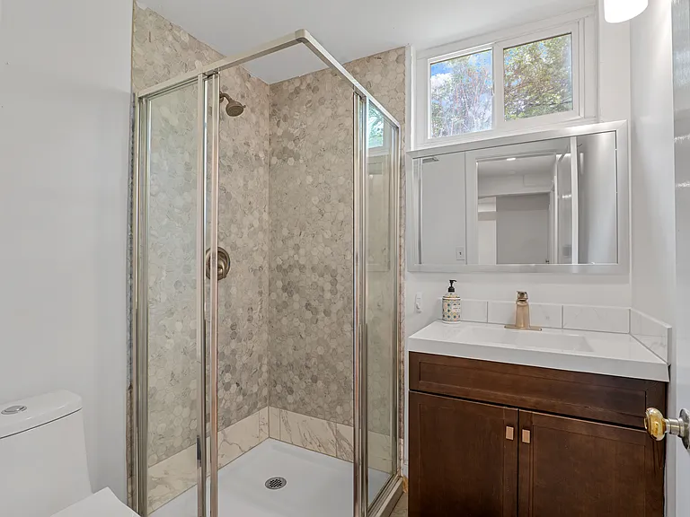1543 Binford St — Photo 8