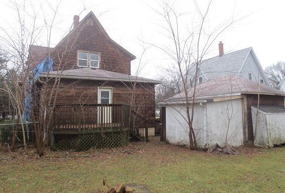 5th image of 208 Evans Ave