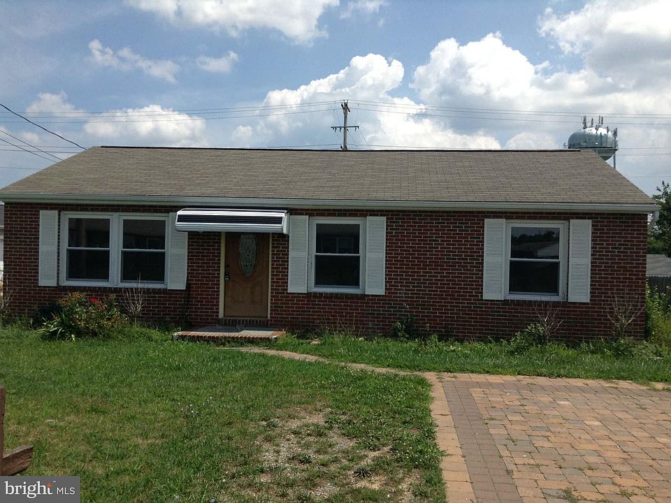 1st image of 106 Green Park Ct