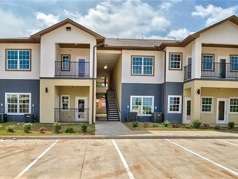 13601 Pinnacle Cir W — Photo 31