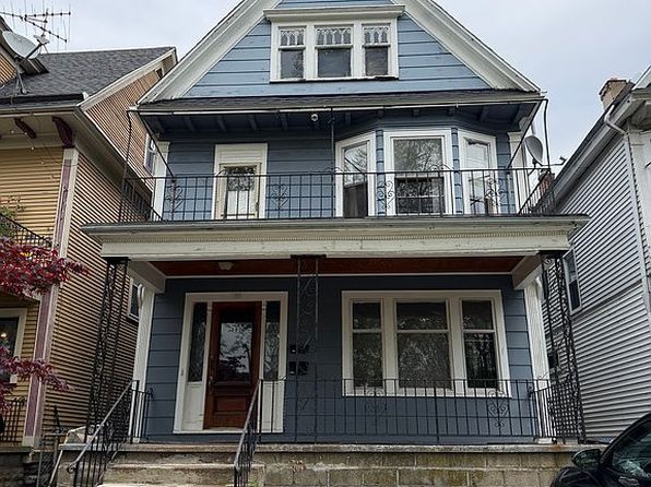 883 Richmond Ave