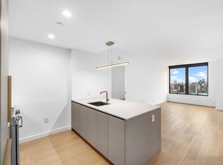 3 Court Sq APT 5201, Long Island City, NY 11101