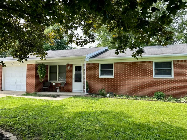 701 Penn Dr, Crawfordsville, IN 47933