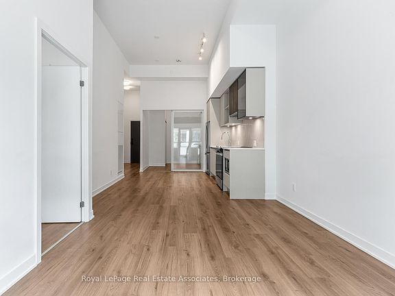 4th image of 405 Dundas St W #114
