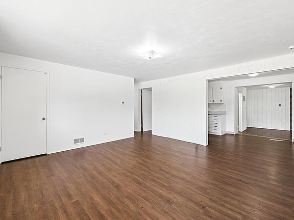 3rd image of 259 Sage Creek Cir