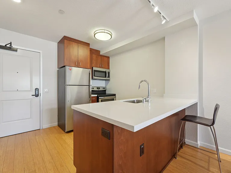 Addison Arts Apartments — Photo 107