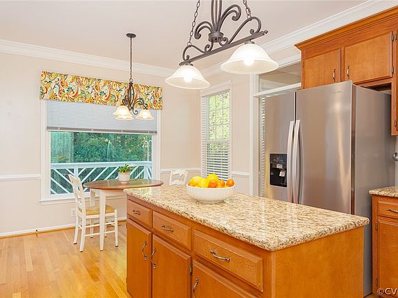 5th image of 3200 Stoney Creek Dr