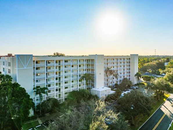 7290 Kinghurst Drive #701, Delray Beach, FL 33446
