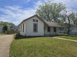412 N Chatham St, Janesville, WI 53548