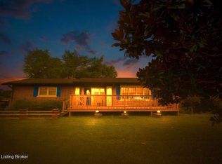 5225 Venus Dr, Louisville, KY 40258