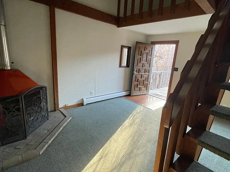 100 Artesian Dr — Photo 17