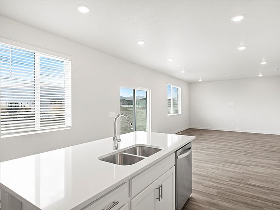 The Cottonwood floorplan interior image taken at a Meritage Homes Community in Eagle Mountain, UT.