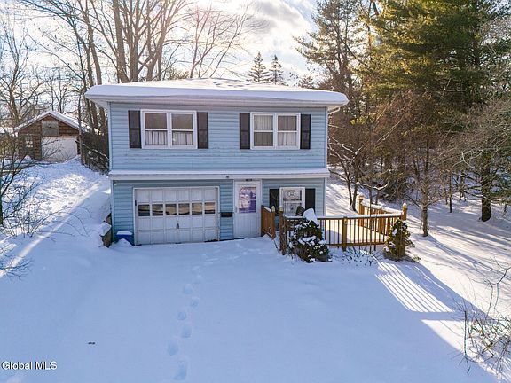 2nd image of 24-26 E Dillenbeck Drive