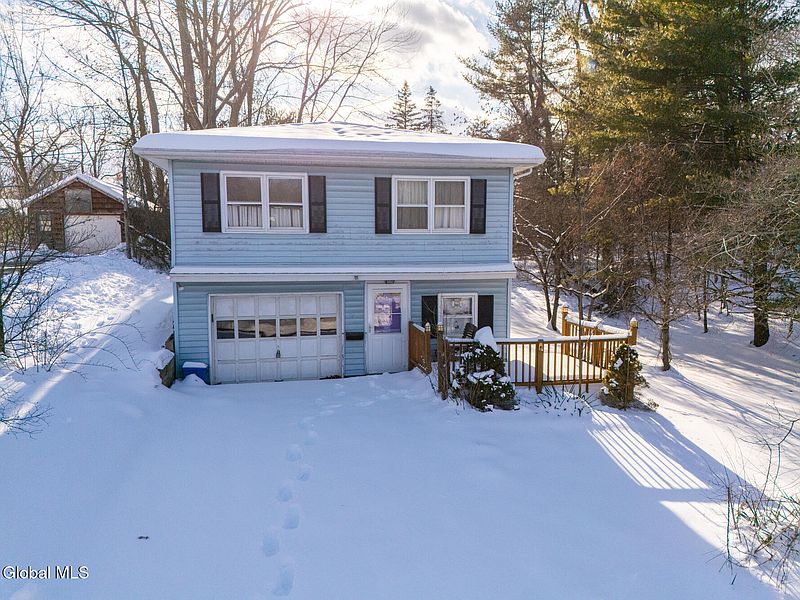 3rd image of 24-26 E Dillenbeck Drive