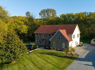 19137 Rosewood Dr, Stewartstown, PA 17363