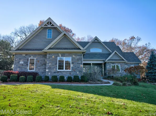 11433 Olde Wood Trl, Fenton, MI 48430