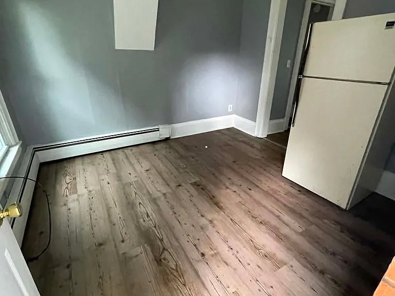 328 Tompkins St — Photo 4