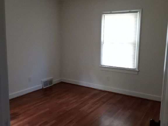 4th image of 1017 W End Blvd #8500272D4