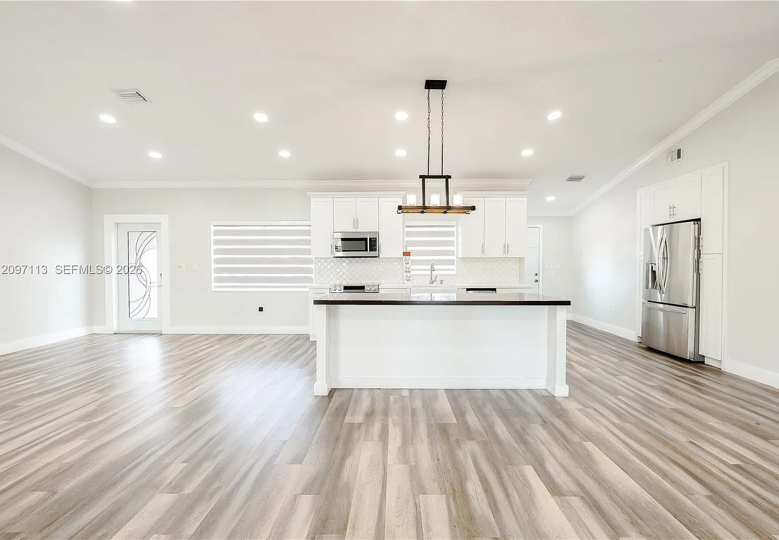 3 bed, 1557 sqft, $4,600 — Photo 3