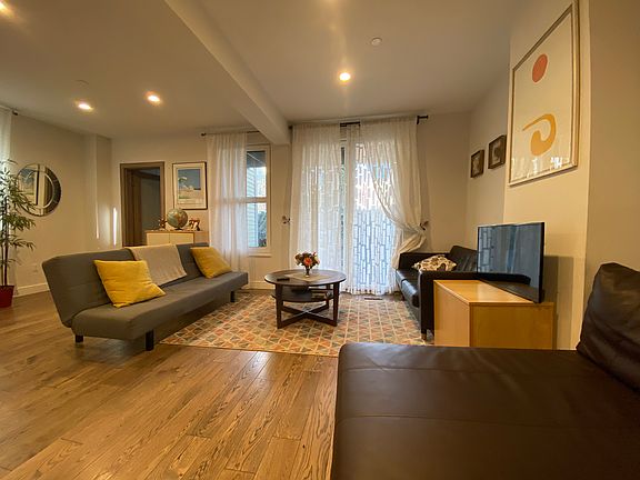 4th image of 12 Ward St #2