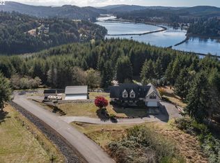 62236 Silver Rd, Coos Bay, OR 97420