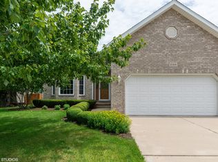 1144 Penny Ln, Sycamore, IL 60178