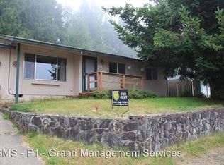 60 N Vernon St, Coquille, OR 97423