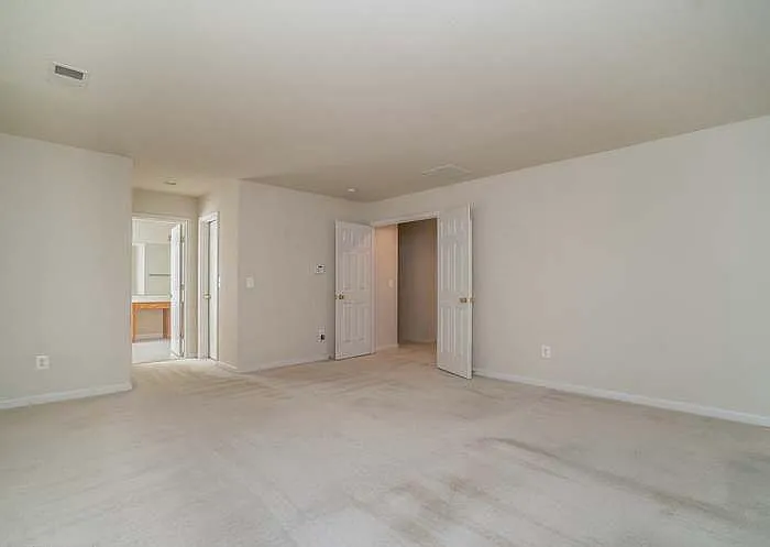 15436 Leeds Hill Way — Photo 13