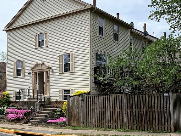 2nd image of 2720 Manorhaven Ct