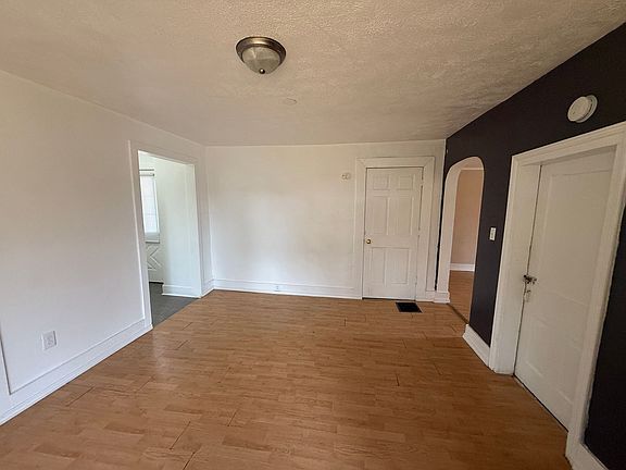 2nd image of 123 Madison Ave