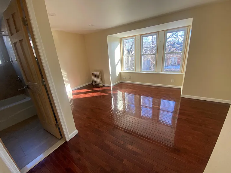 224 Woodbine St #3 — Photo 5