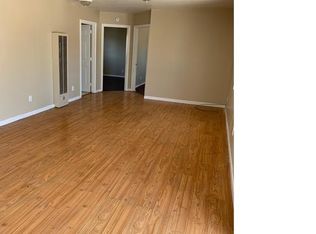 1020 W Compton Blvd, Compton, CA 90220