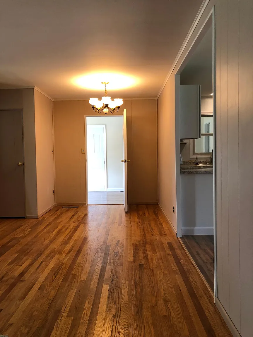 456 Springdale Ave photo 1