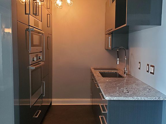 4th image of 15 E Kirby St Suite 207