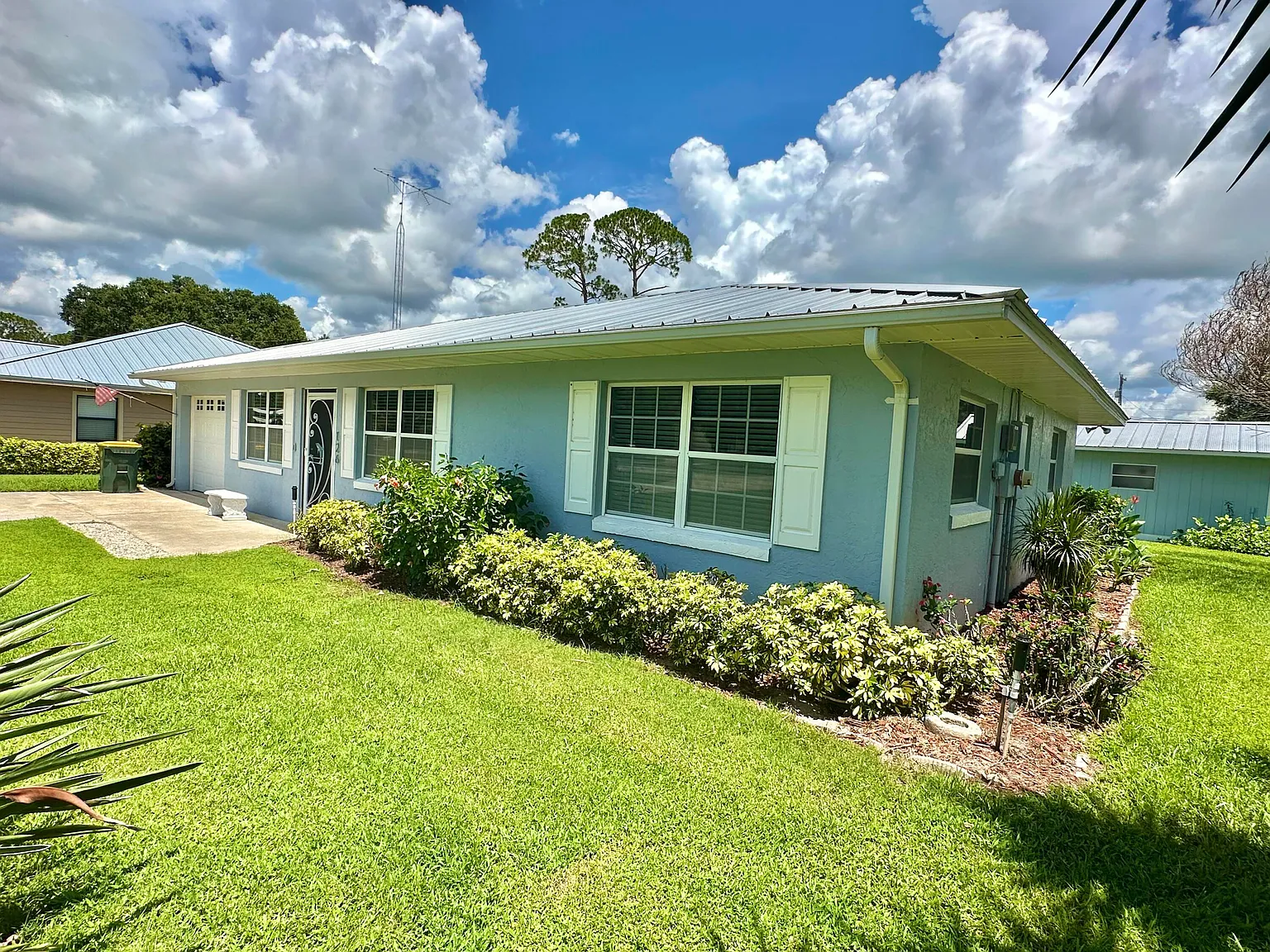 3 bed, 2.0 bath, 1192 sqft, $2,000 — Photo 4