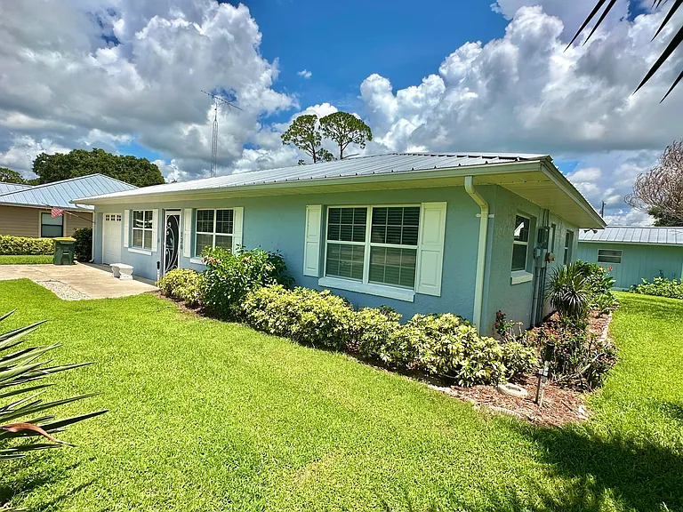 126 Lake Francis Dr — Photo 2